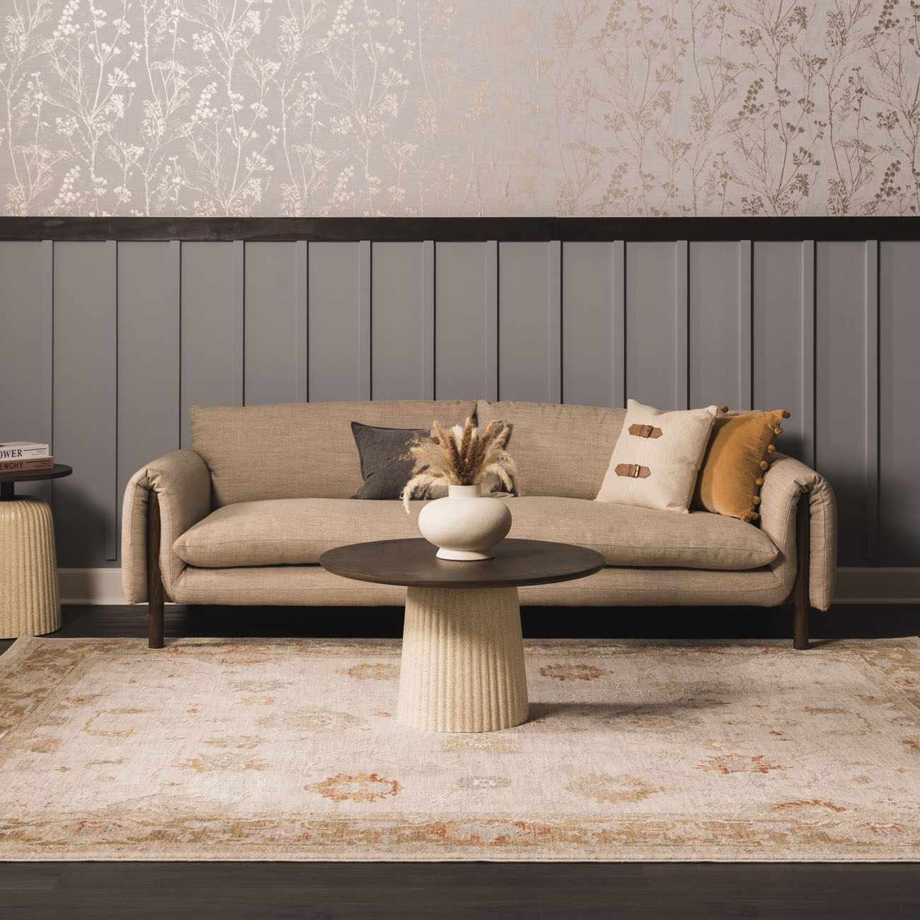 Elloree Traditional Statement Rug