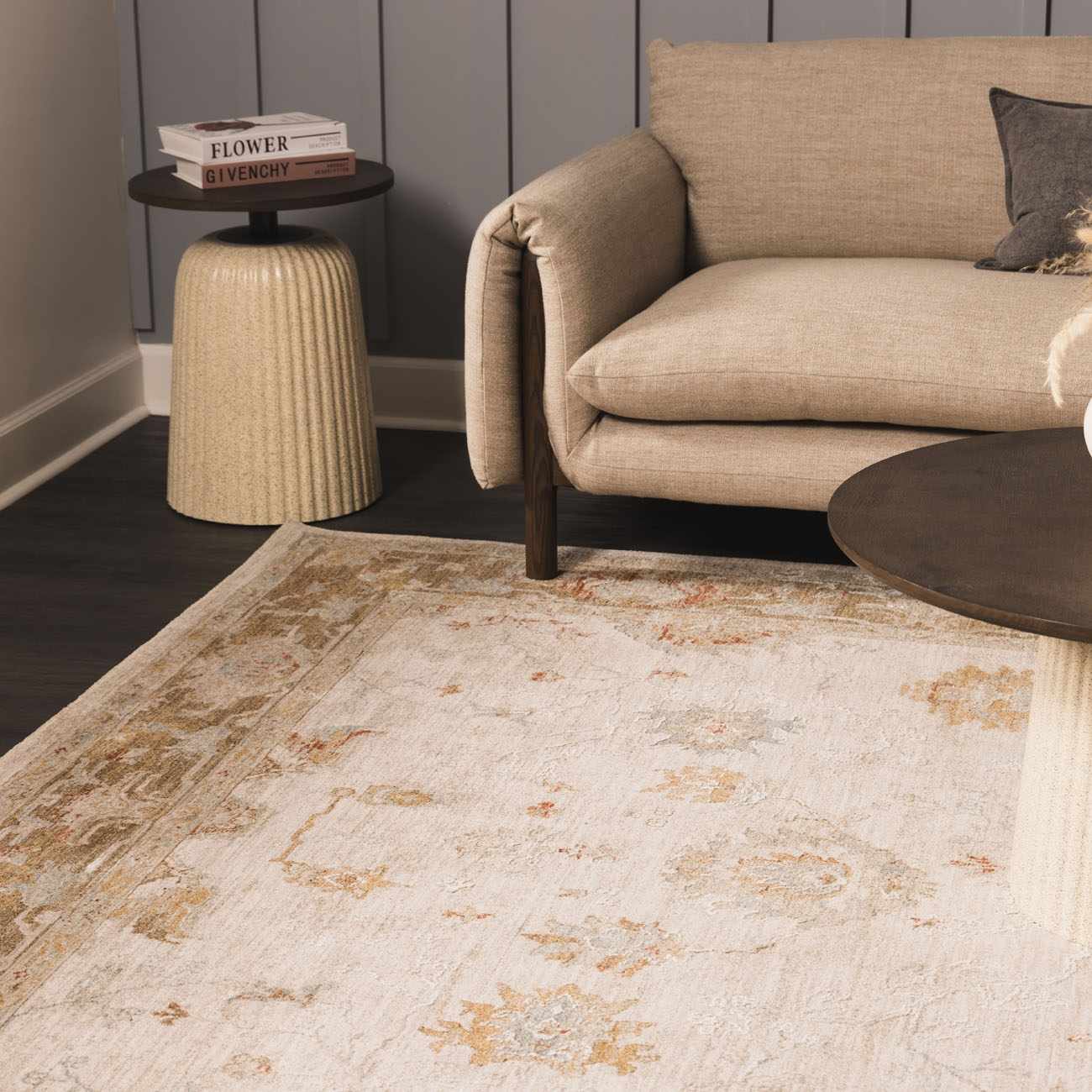 Elloree Traditional Statement Rug