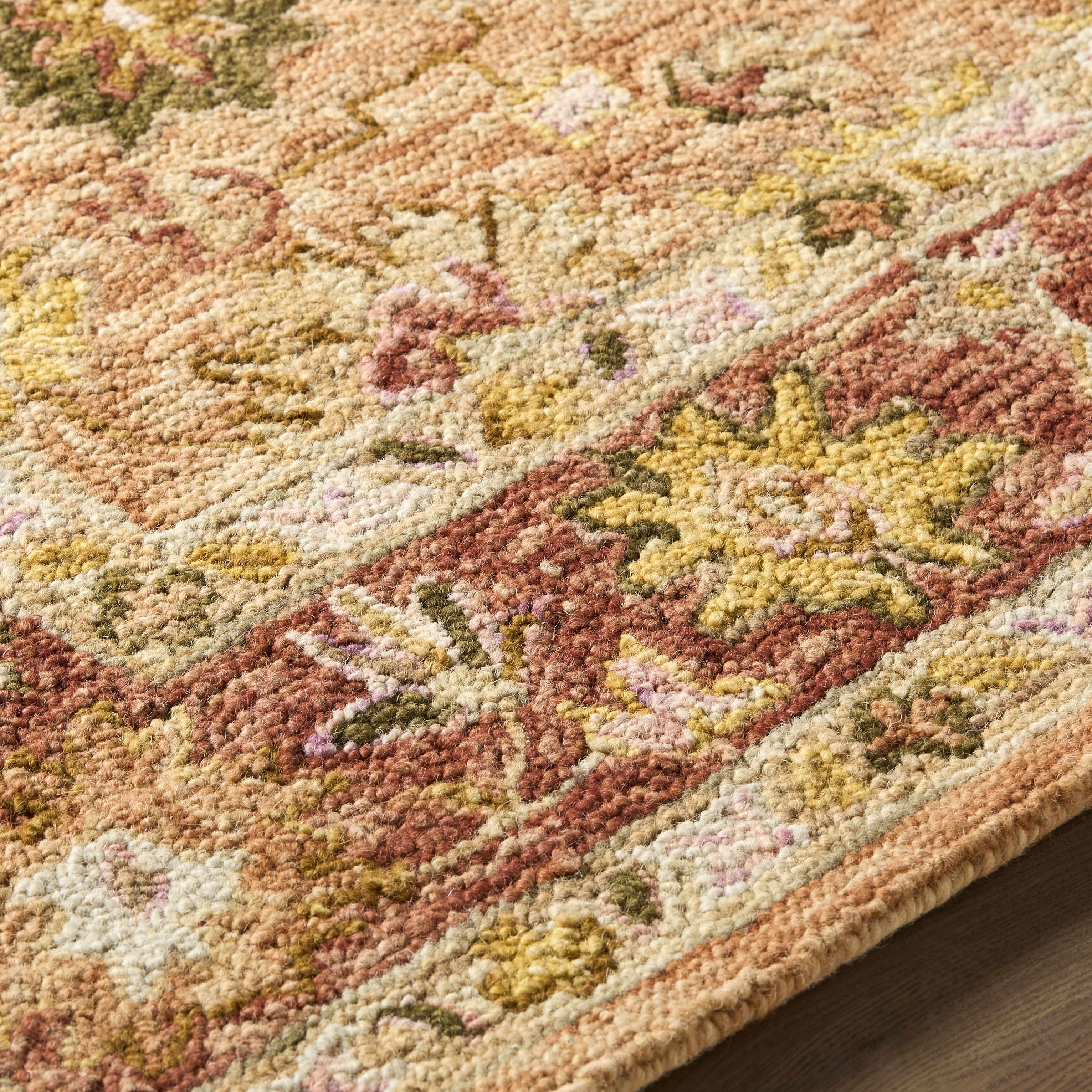 Alusia Area Rug
